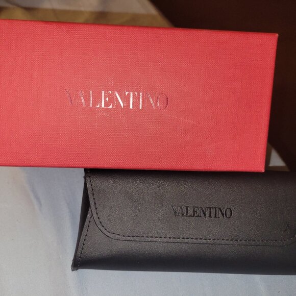 Valentino Garavani Sunglasses for Women main image 4